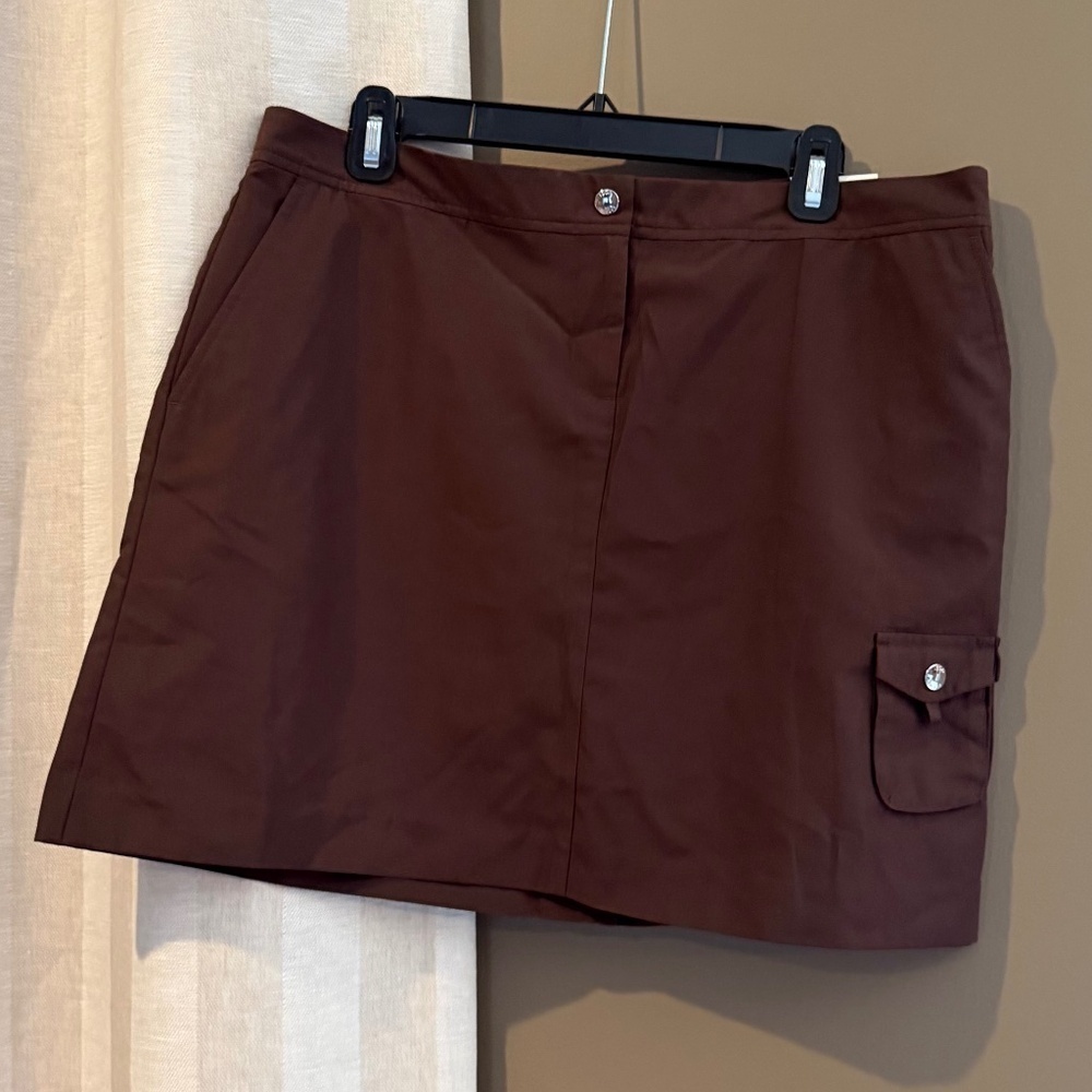 NWT IZOD Golf Cool FX Brown Skort Inside Lining with Snap Pockets, Size 12